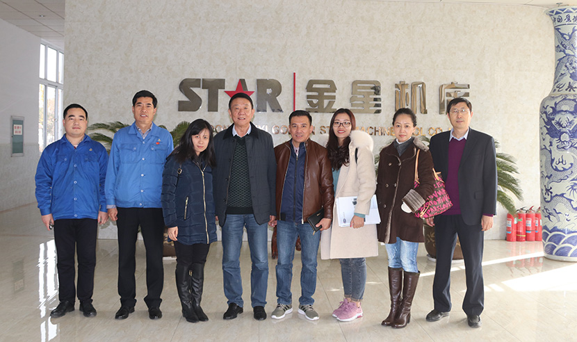  越南客户来访金星机床考察数控车床产品